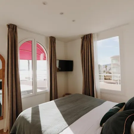 Rose Thé 3* La Ciotat