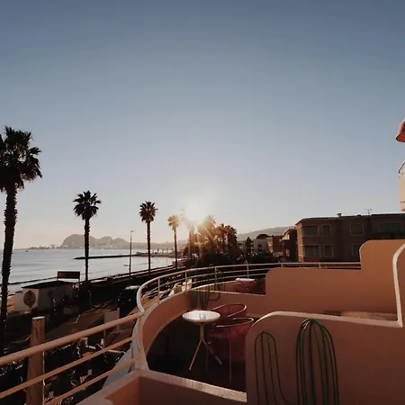 Le Rose Thé Hotel 3*