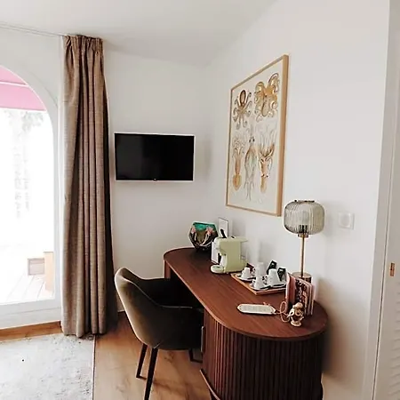Le Rose Thé Hotel 3*