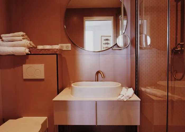 Le Rose The 3* La Ciotat